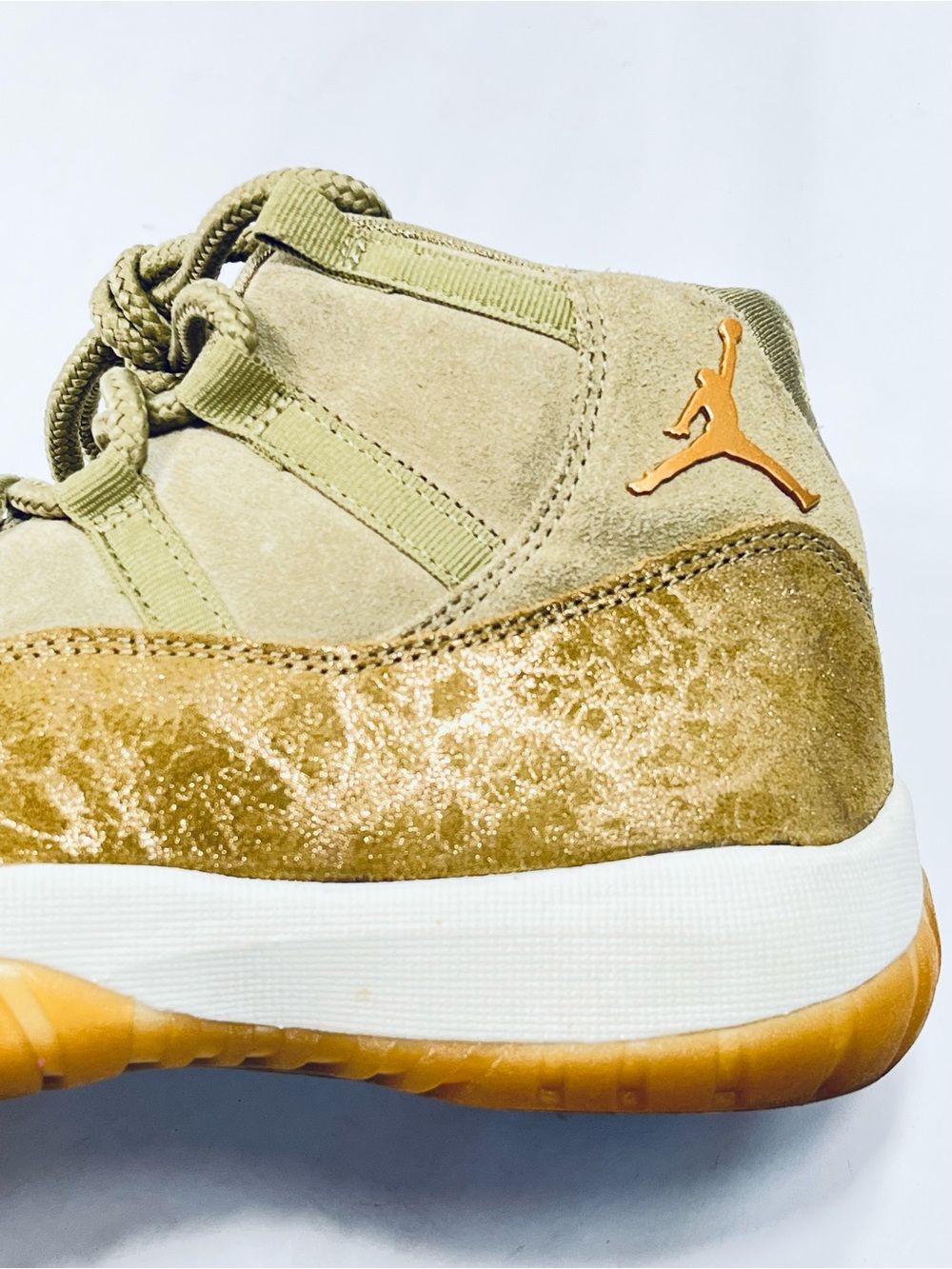 Nike Air Jordan 11 Retro AR0715-200 Olive Gold Tan LUX Women’s 8.5Sneakers AJ13 - Picture 12 of 15